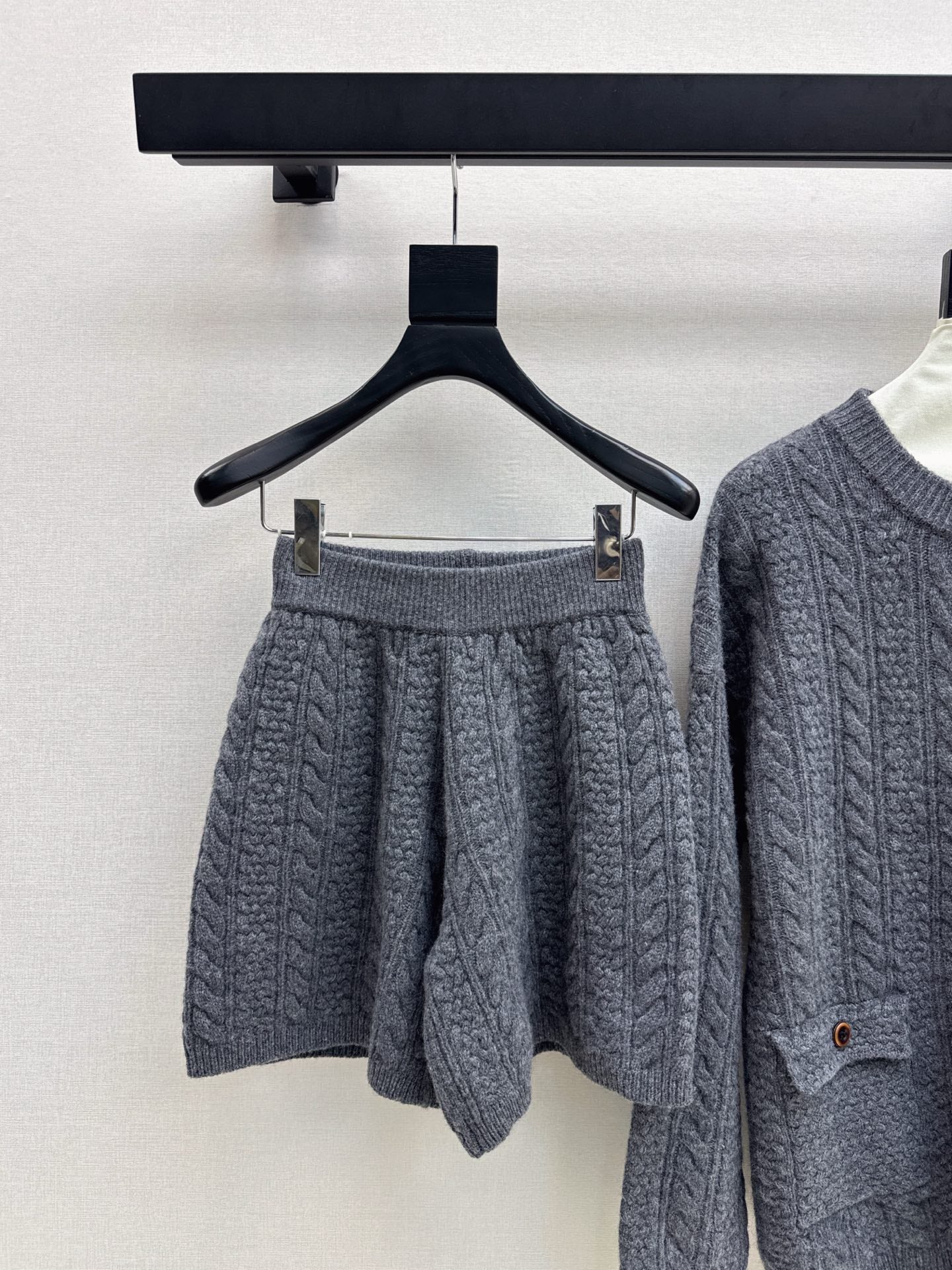 Loro 25fw cardigan short set