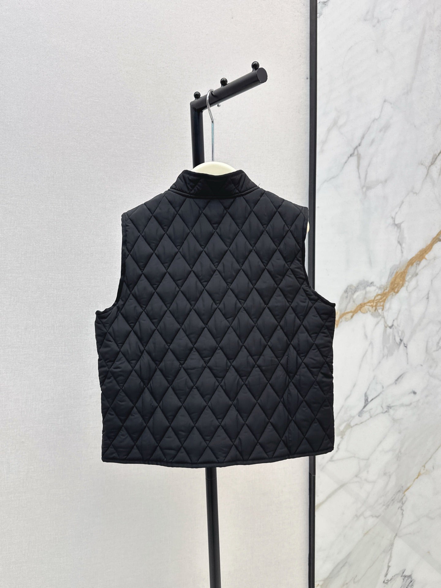 Loro 25fw padded vest