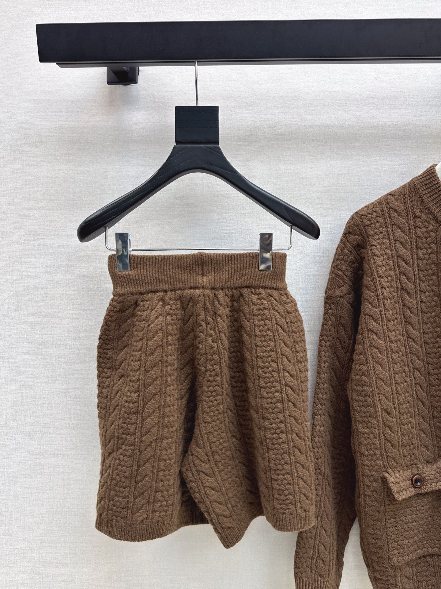 Loro 25fw cardigan short set