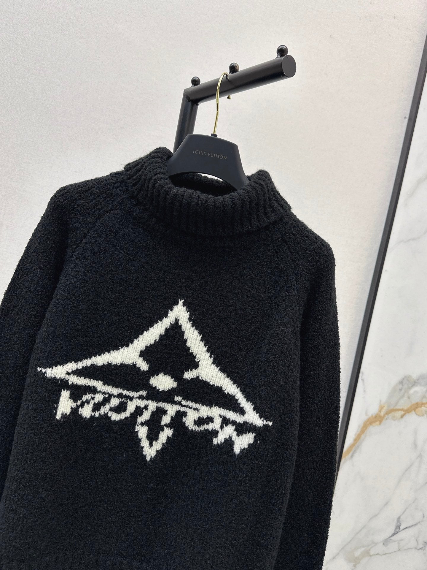 Loui 25fw sweater