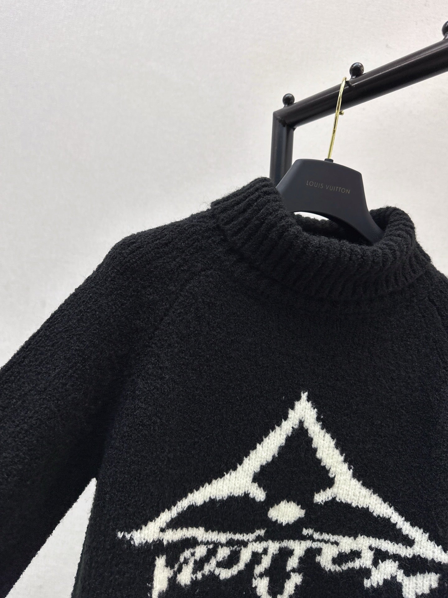 Loui 25fw sweater