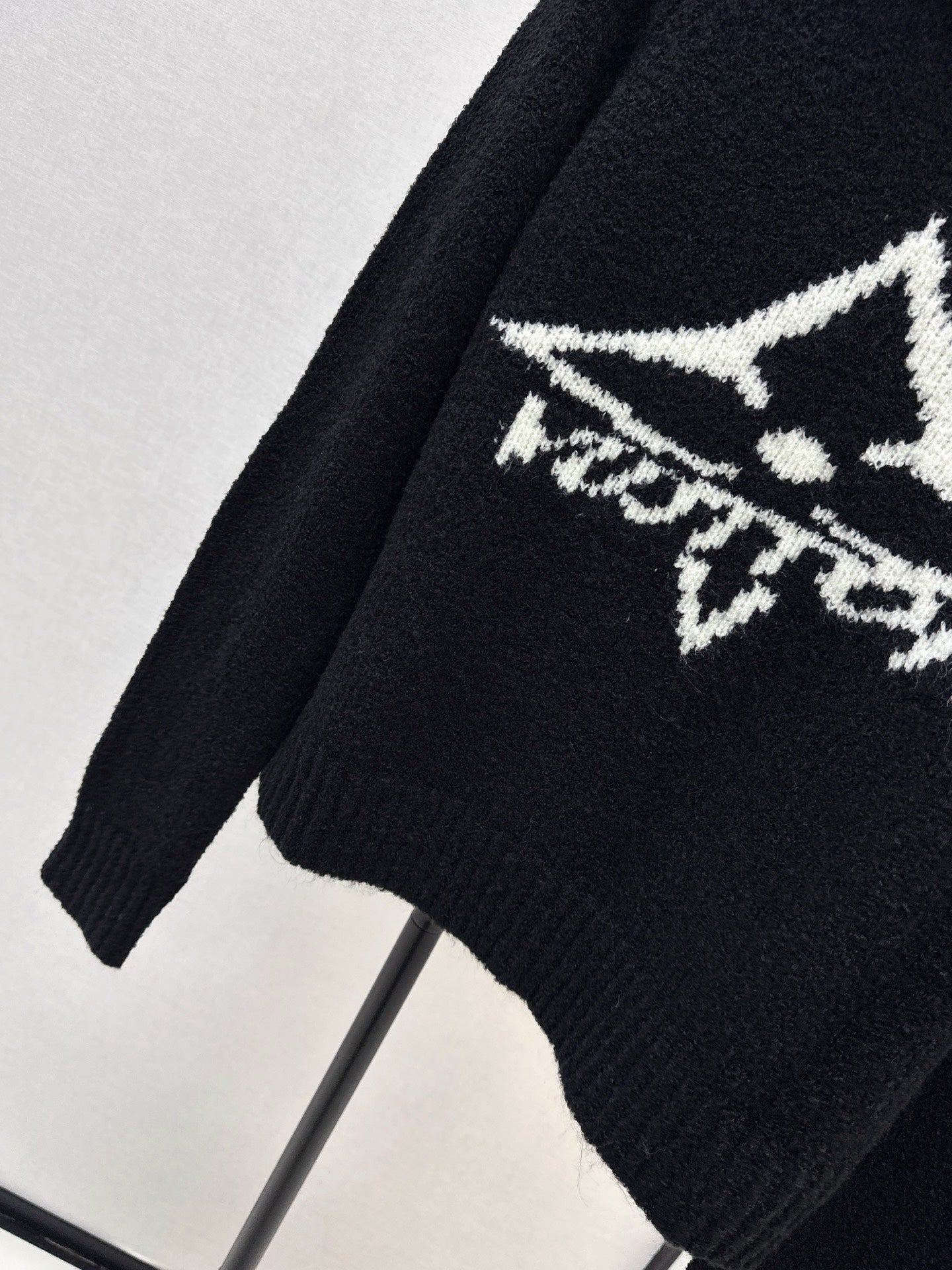 Loui 25fw sweater