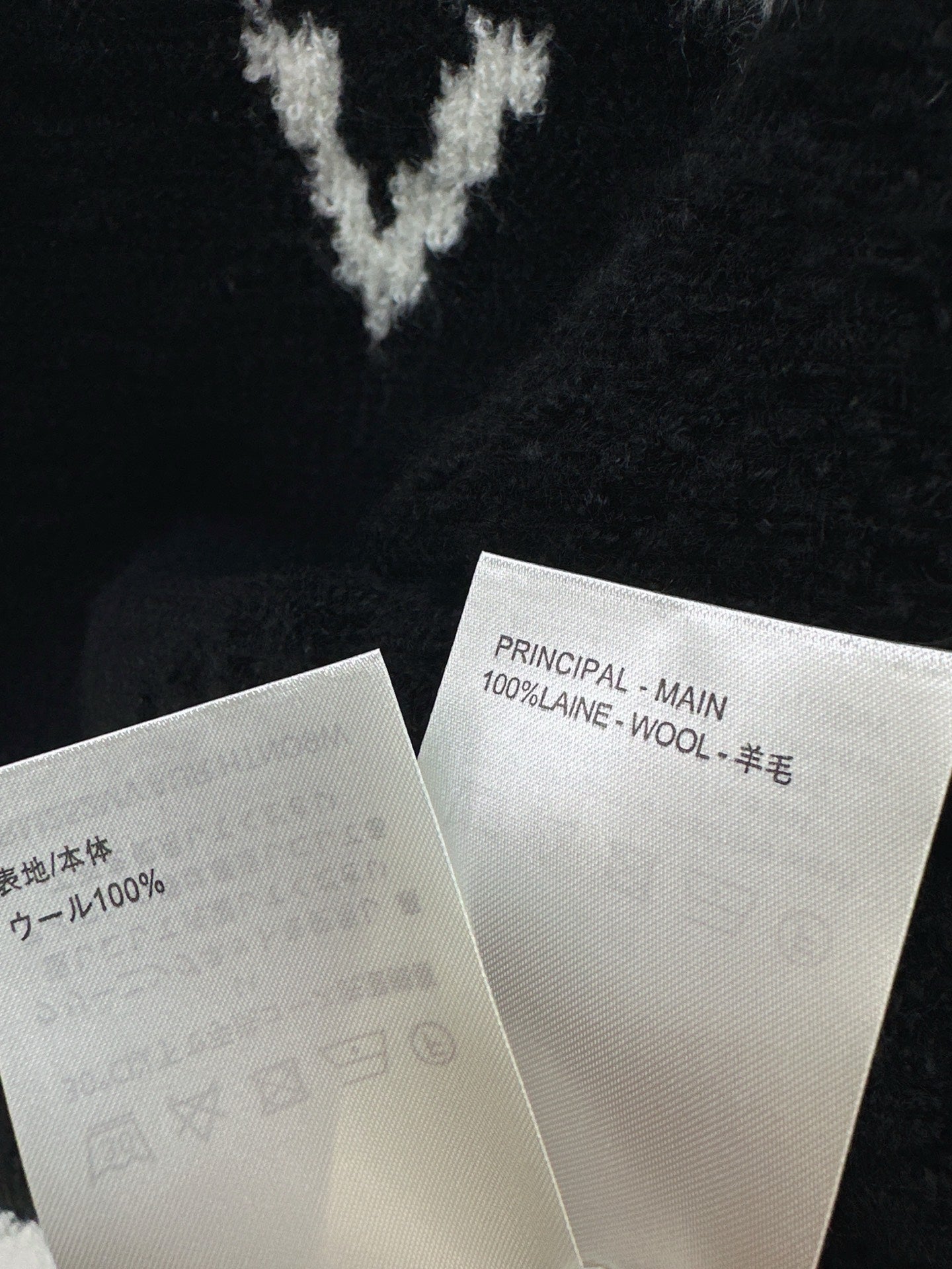 Loui 25fw sweater