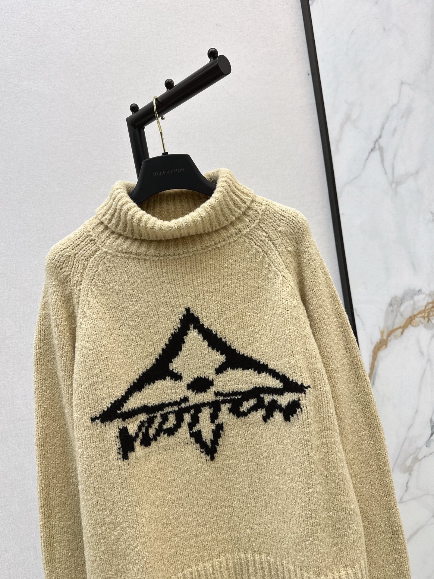 Loui 25fw sweater