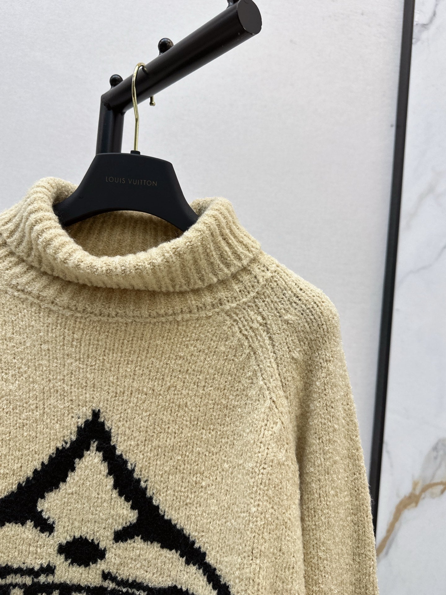 Loui 25fw sweater
