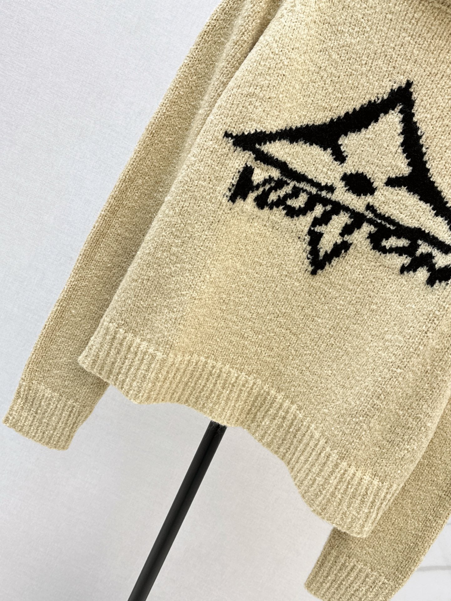 Loui 25fw sweater