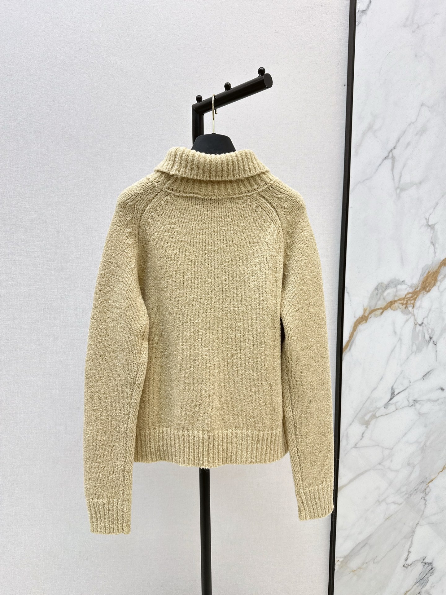 Loui 25fw sweater