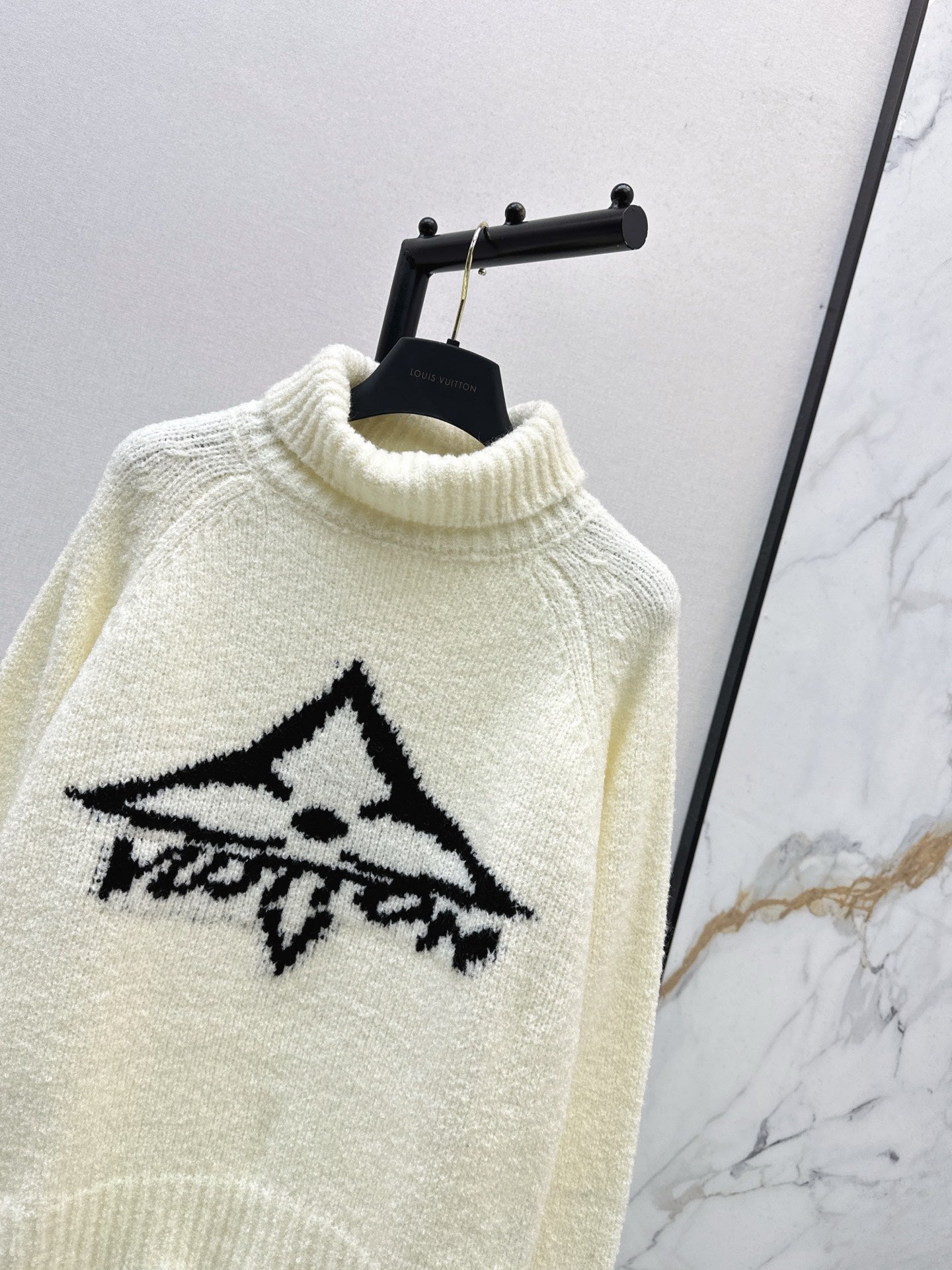 Loui 25fw sweater