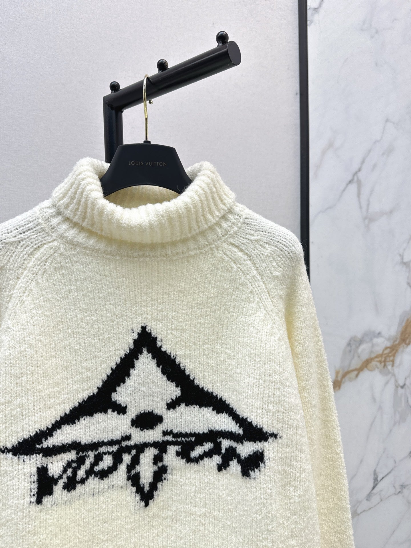 Loui 25fw sweater