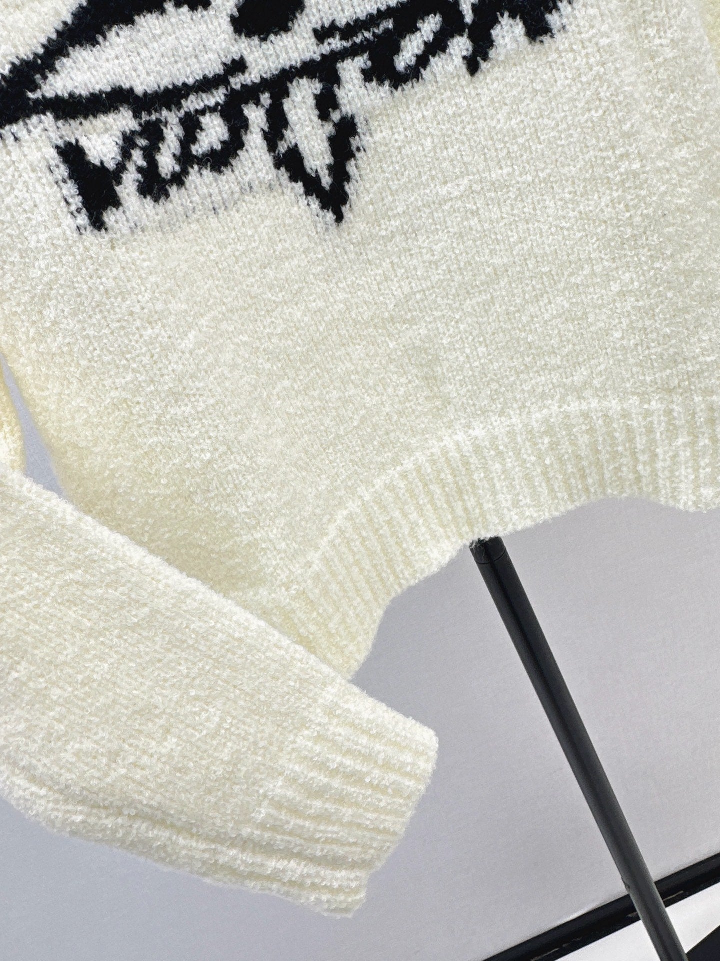 Loui 25fw sweater