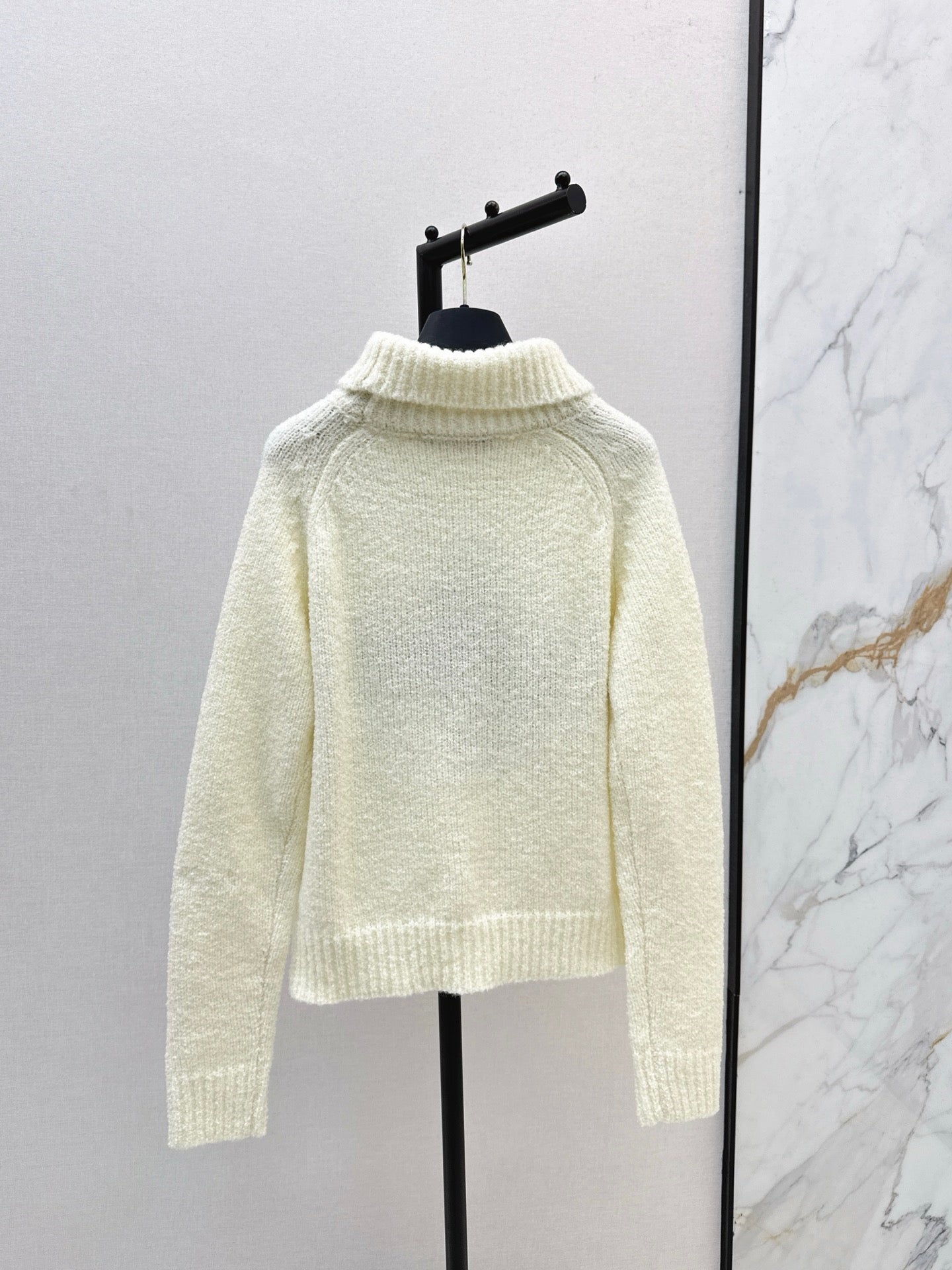 Loui 25fw sweater