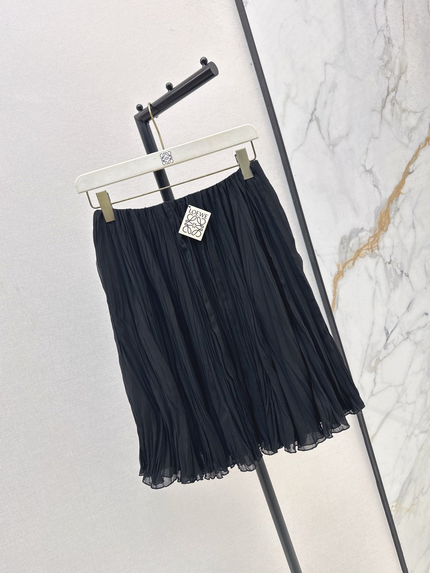 Loe 25fw pleated skirt