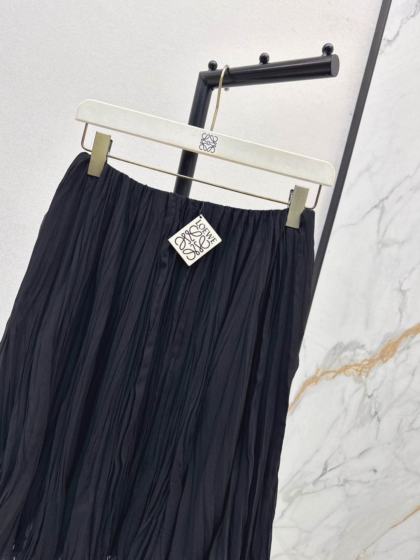 Loe 25fw pleated skirt