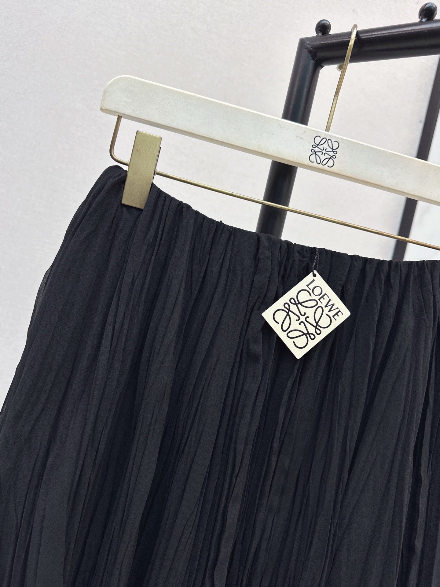 Loe 25fw pleated skirt