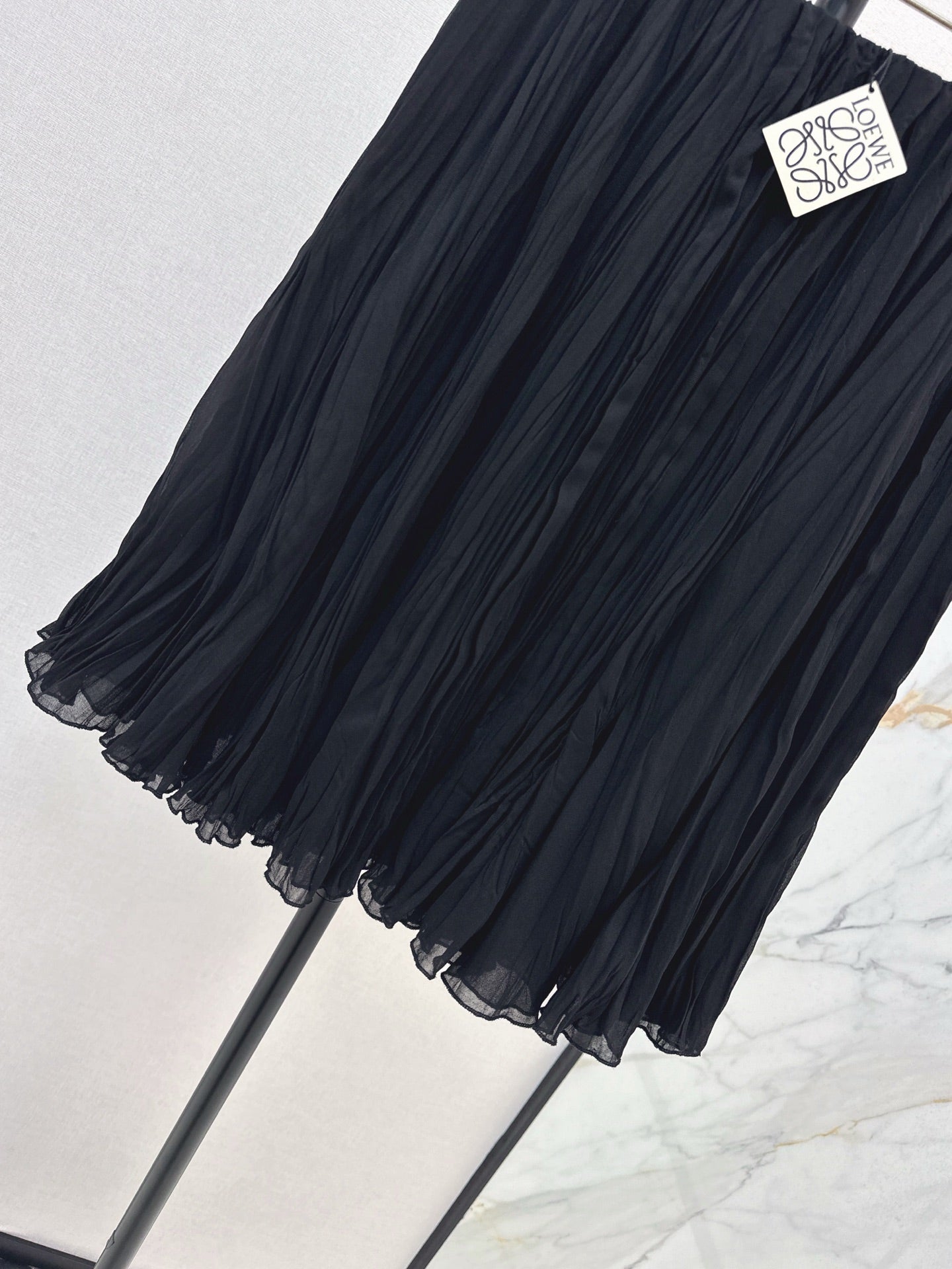 Loe 25fw pleated skirt