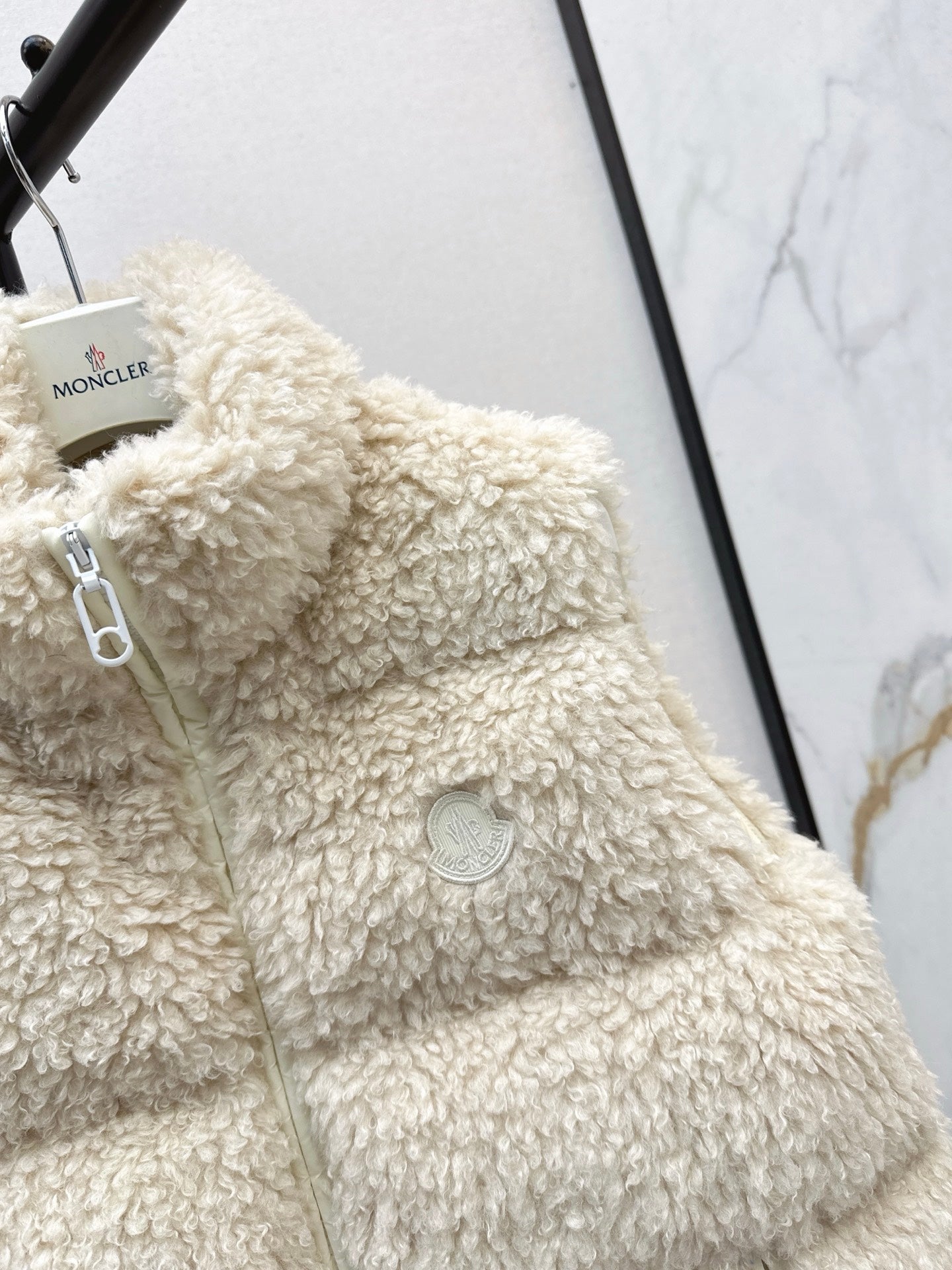 Monc 25fw down vest