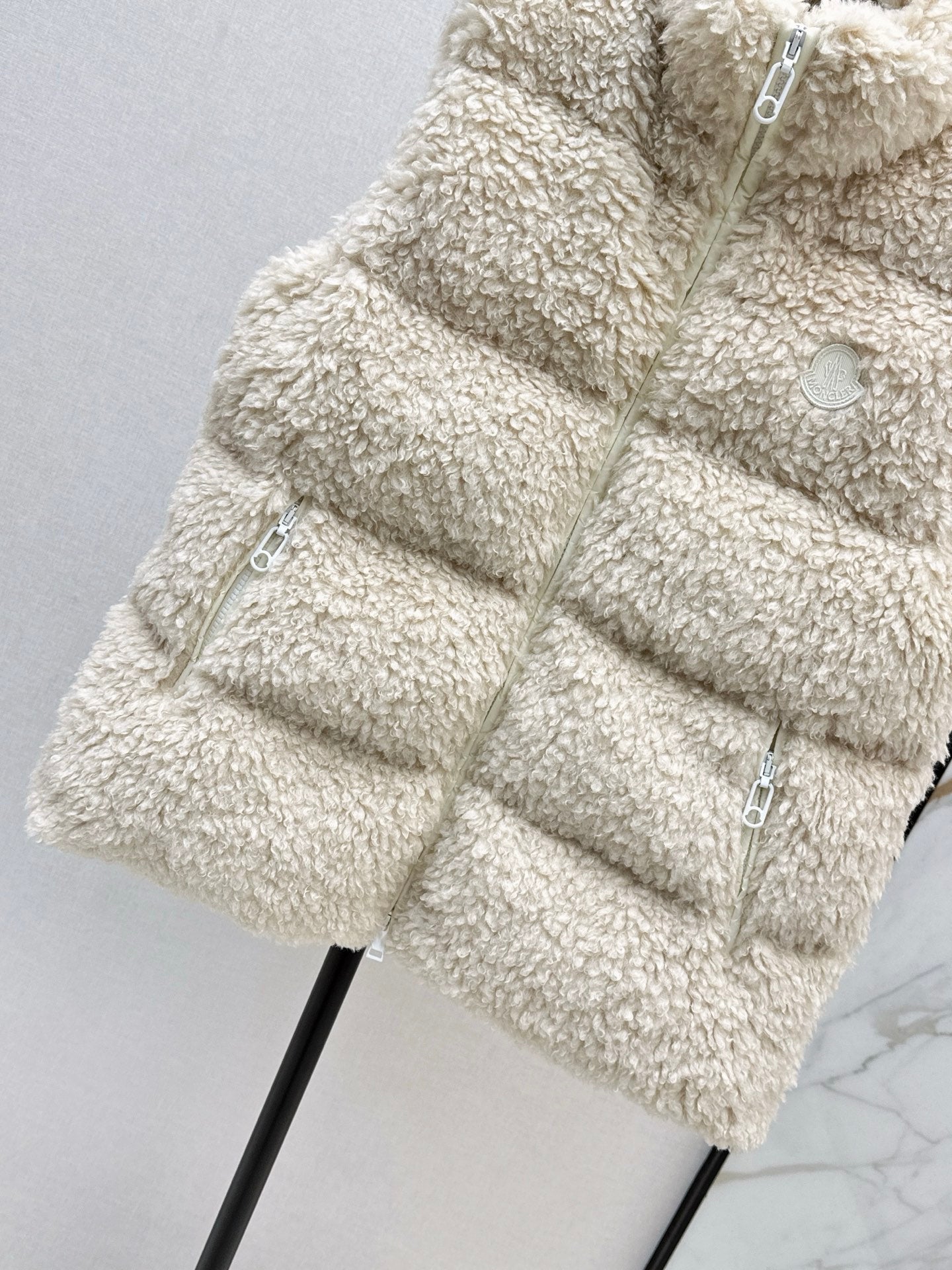 Monc 25fw down vest