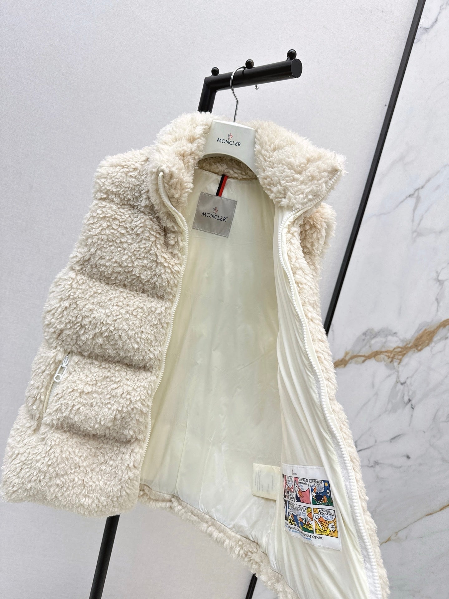 Monc 25fw down vest