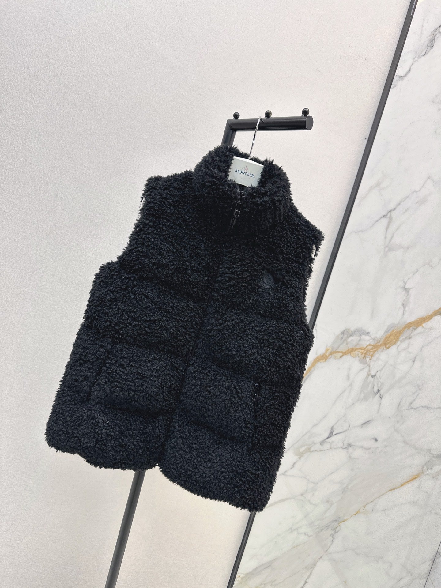 Monc 25fw down vest