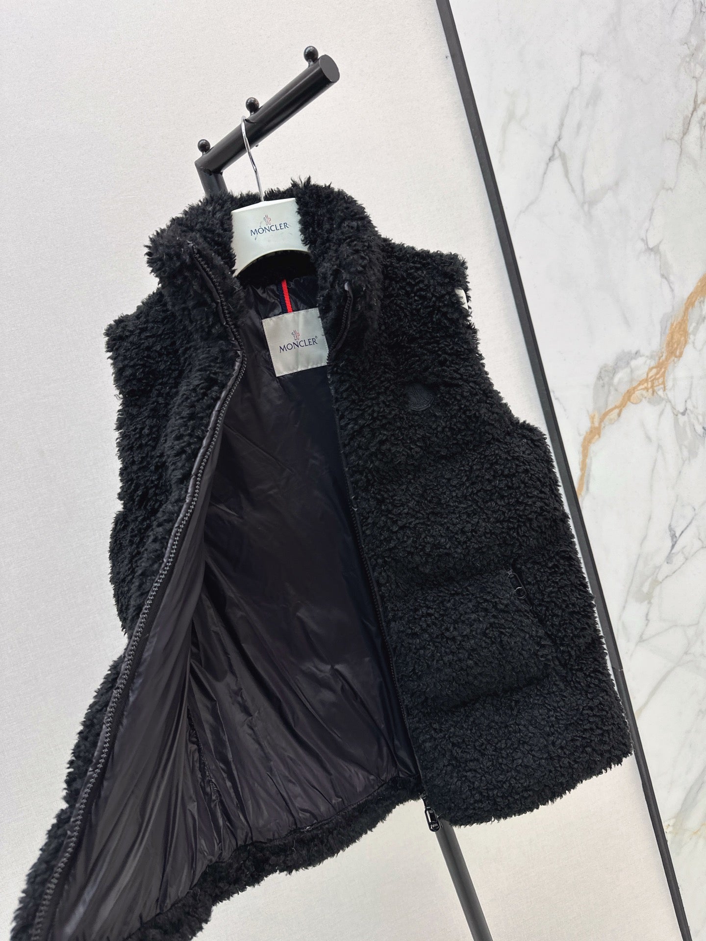 Monc 25fw down vest
