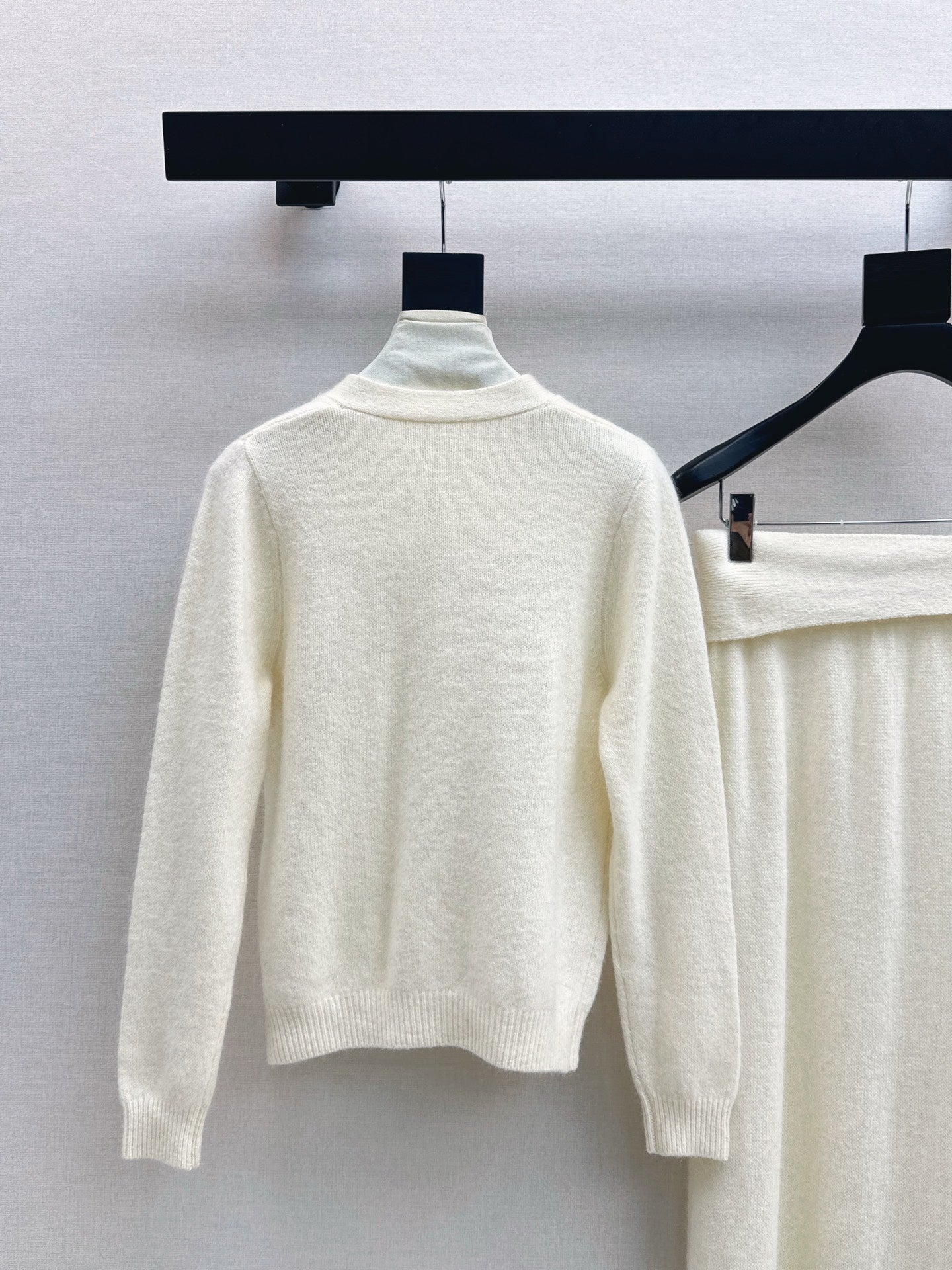 CD 25fw knitted suit
