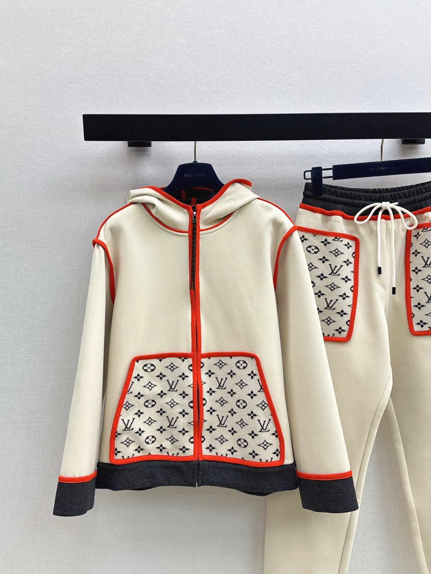 Loui 25fw hoodie pants set