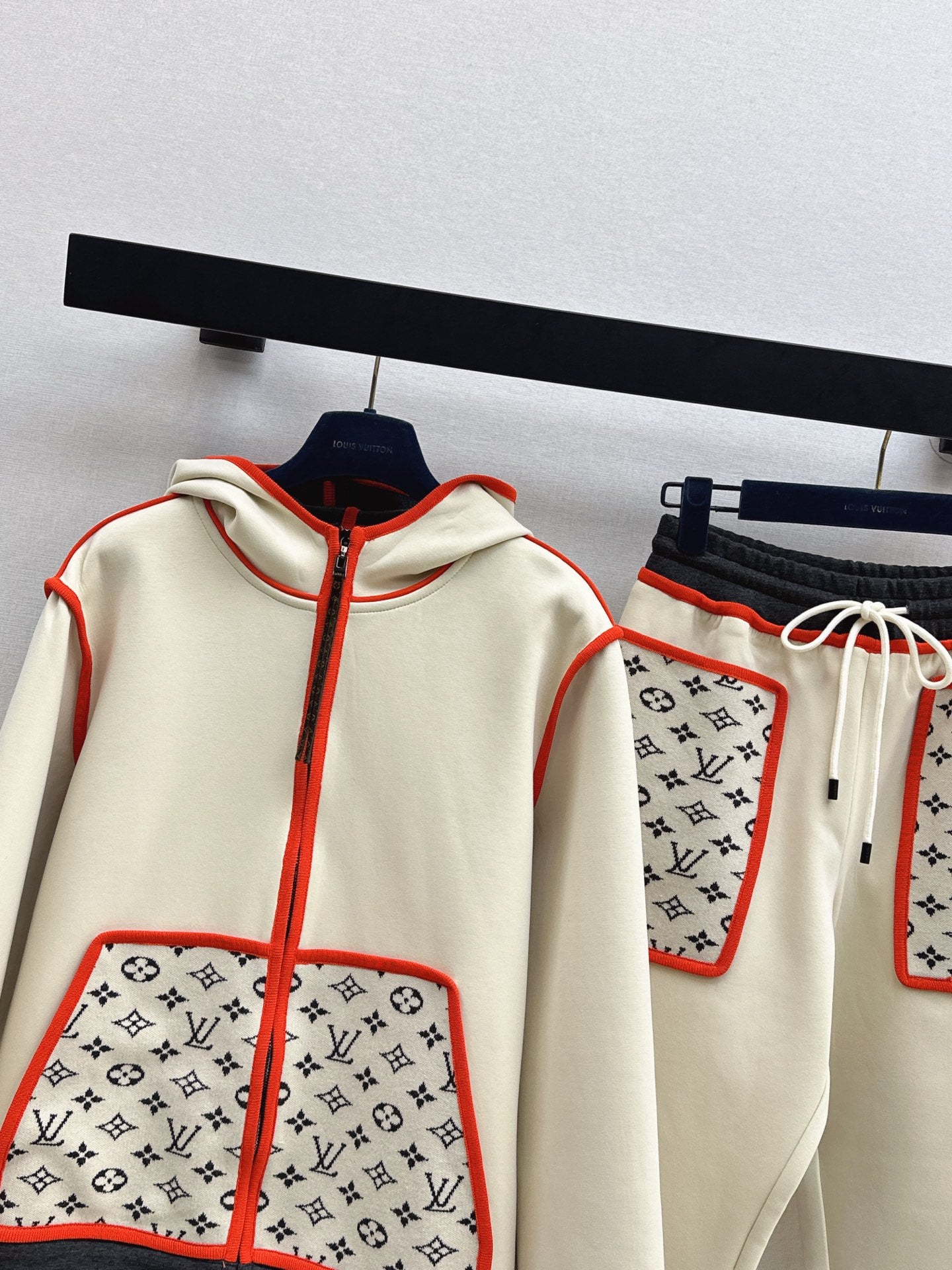 Loui 25fw hoodie pants set