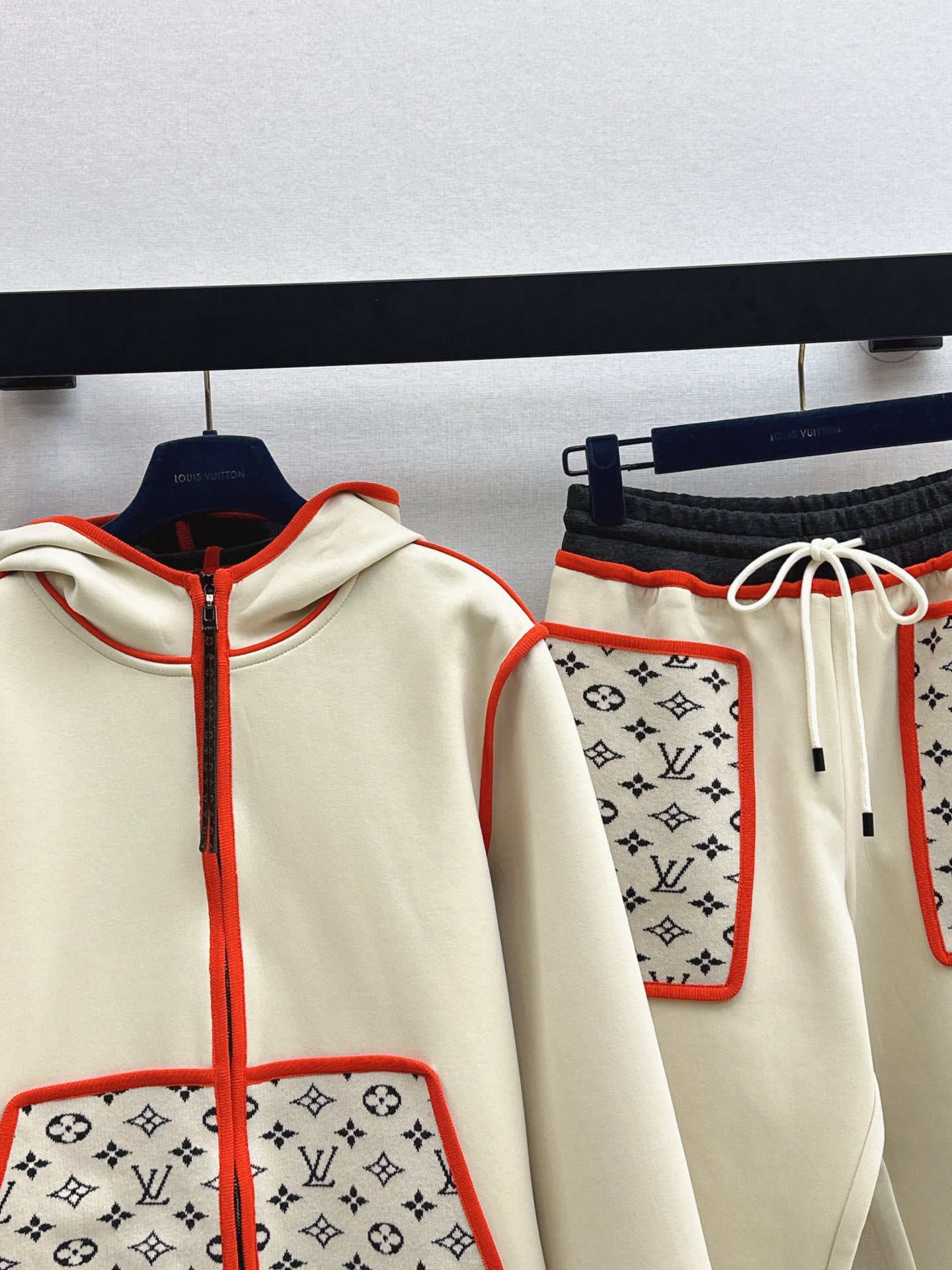 Loui 25fw hoodie pants set