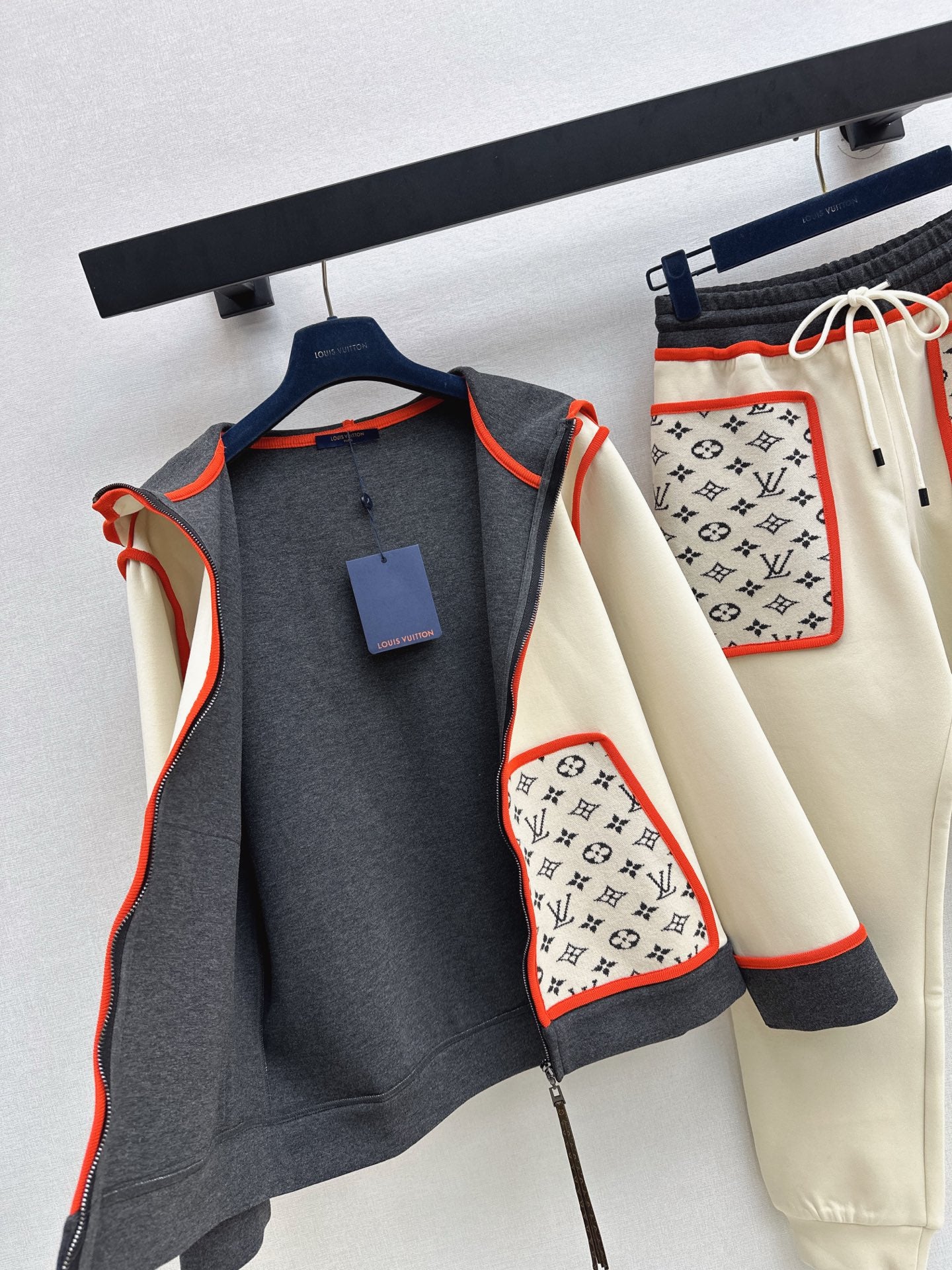 Loui 25fw hoodie pants set