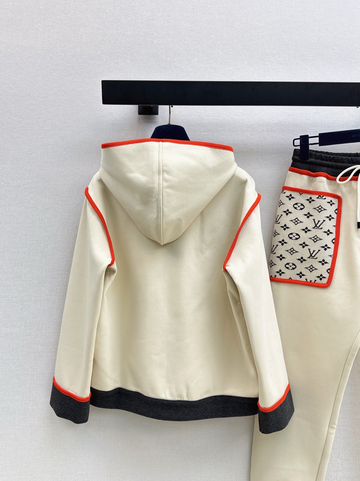 Loui 25fw hoodie pants set