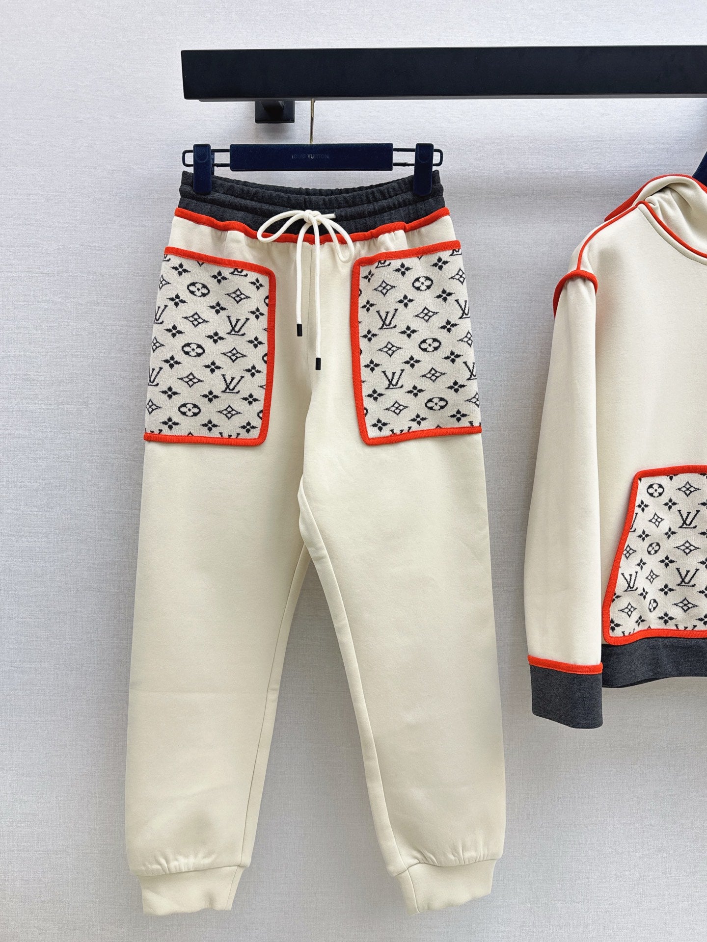 Loui 25fw hoodie pants set
