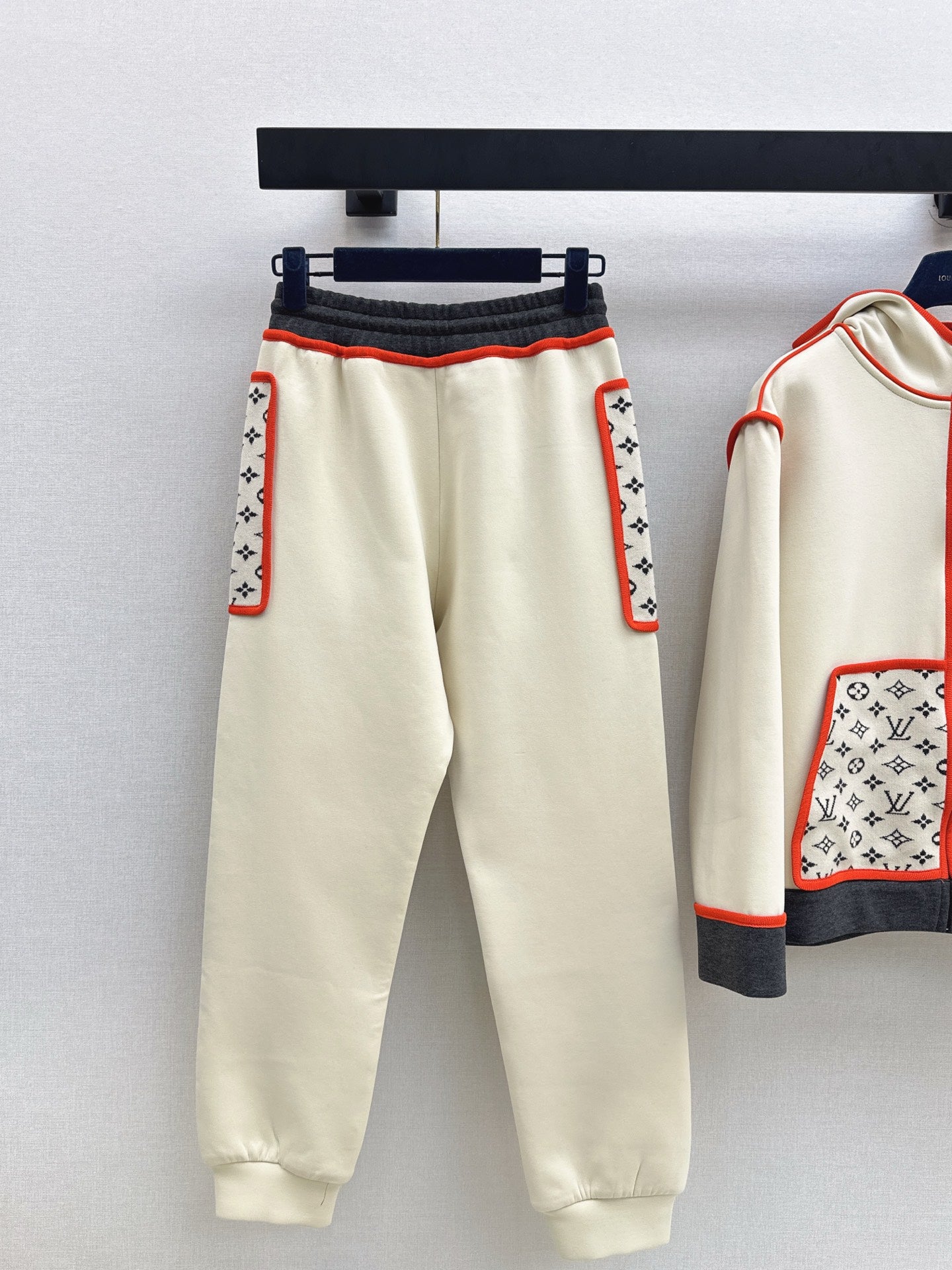 Loui 25fw hoodie pants set