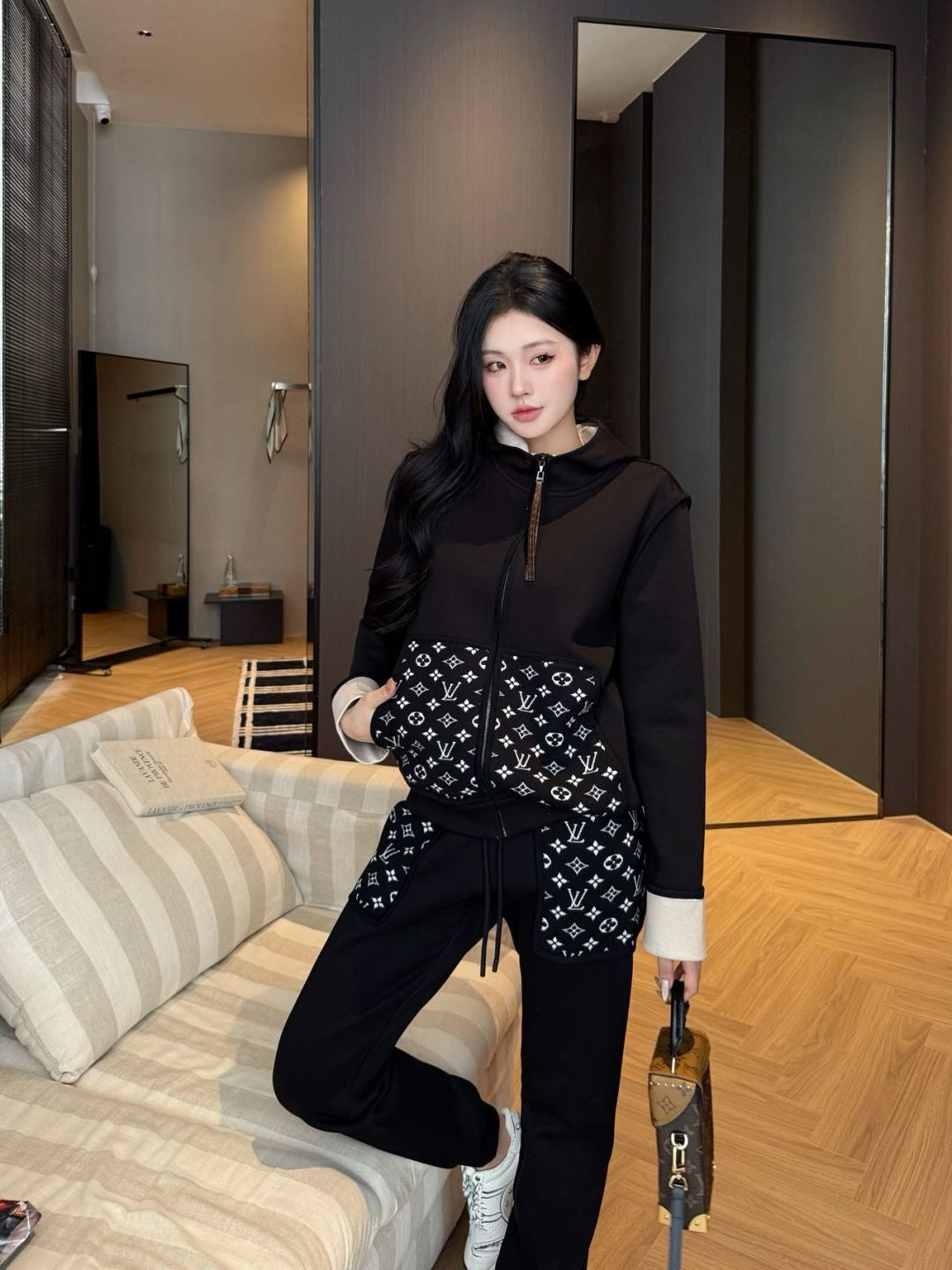 Loui 25fw hoodie pants set