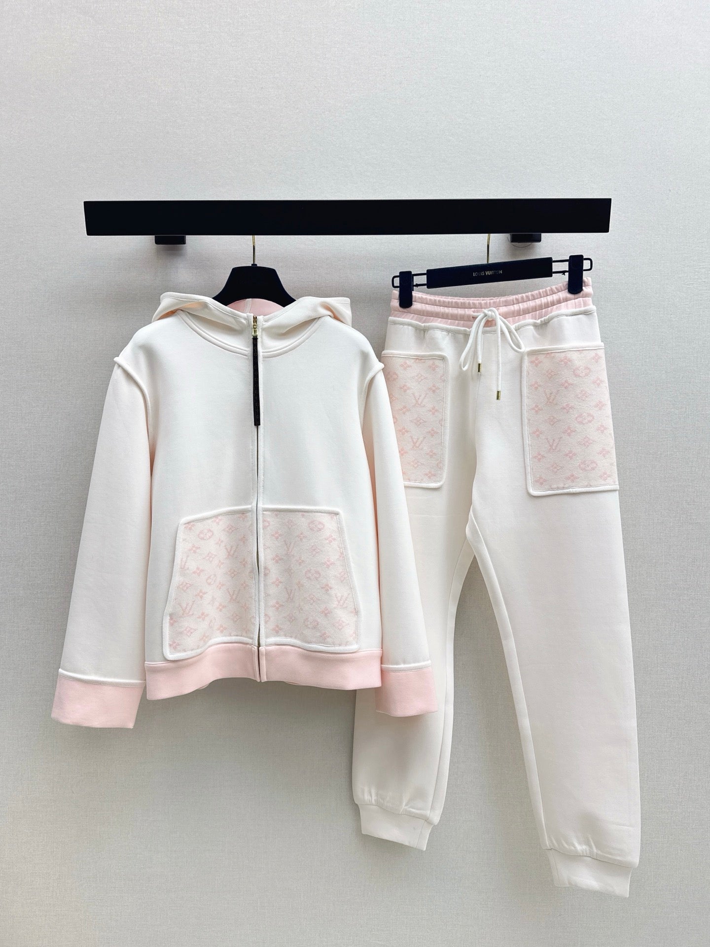 Loui 25fw hoodie pants set