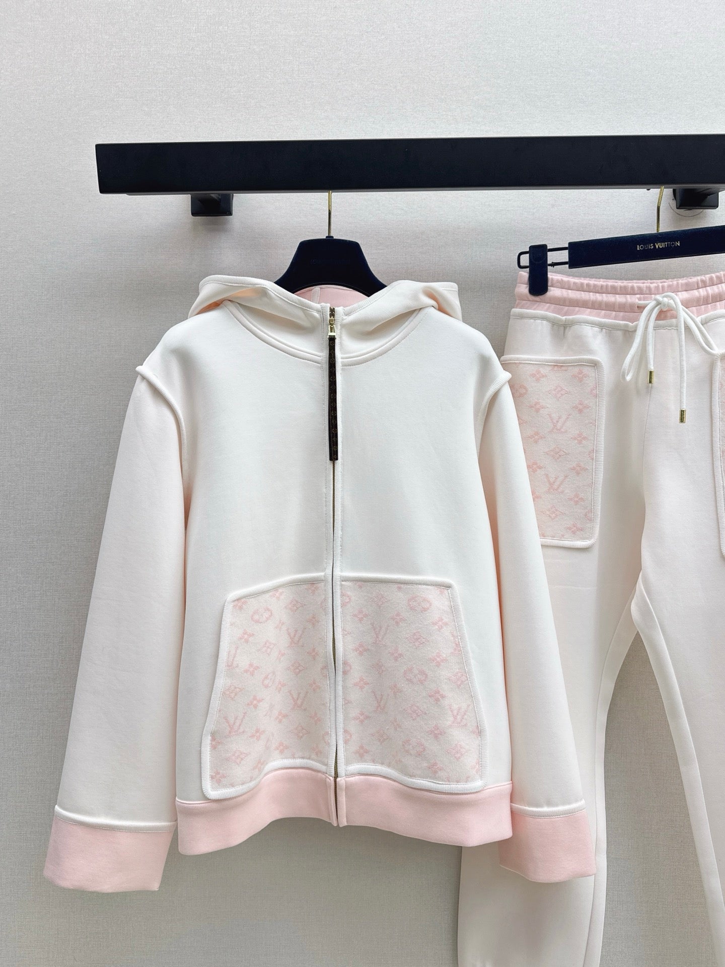 Loui 25fw hoodie pants set