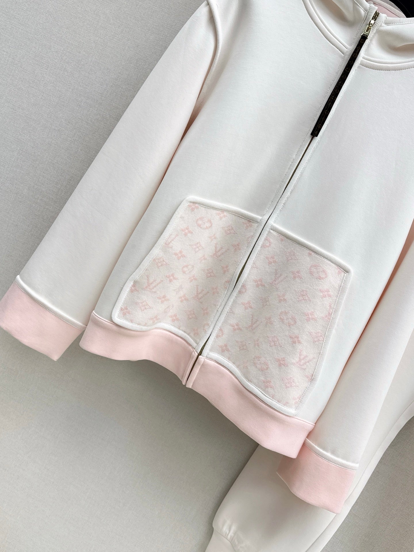 Loui 25fw hoodie pants set