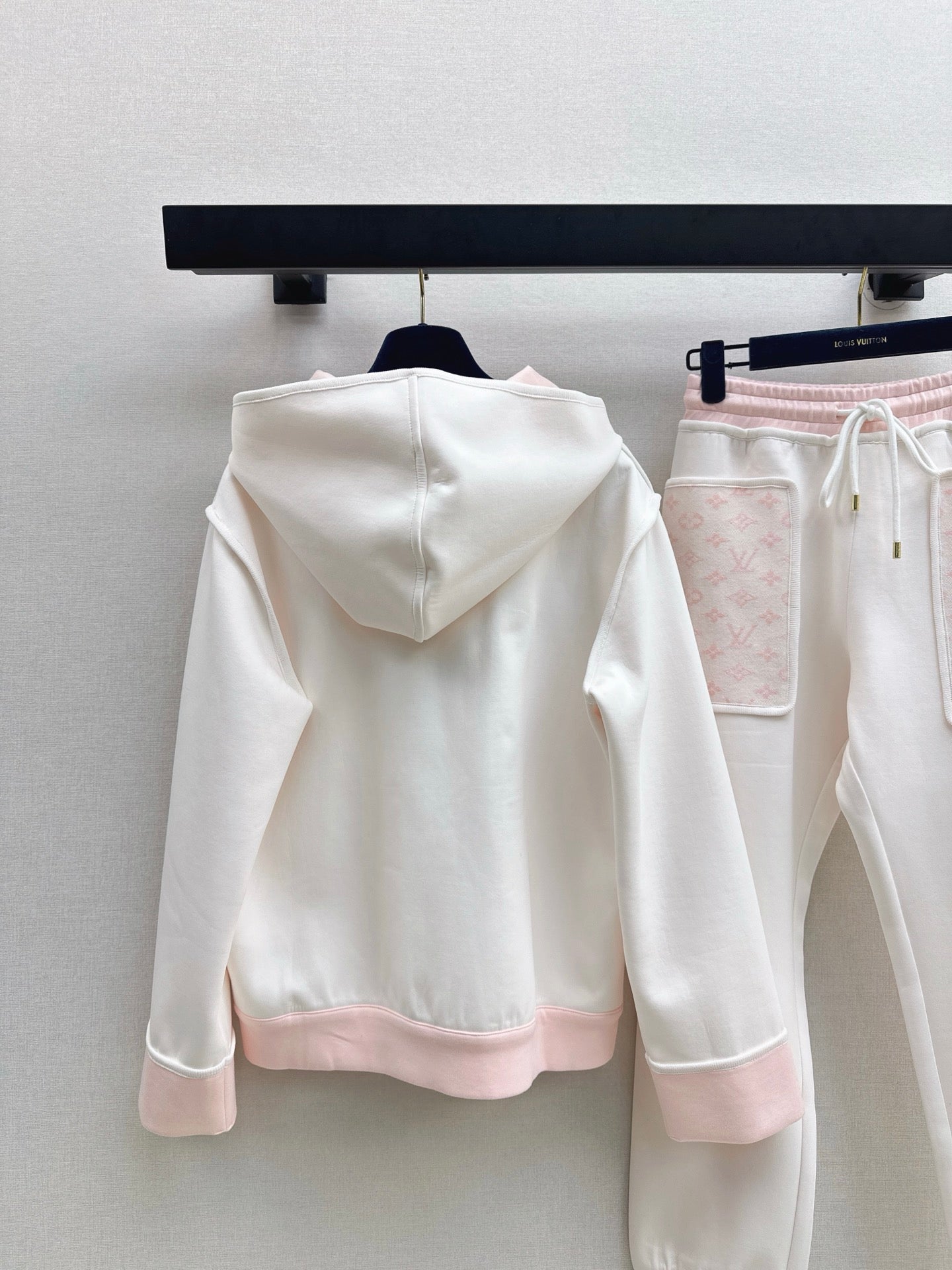 Loui 25fw hoodie pants set