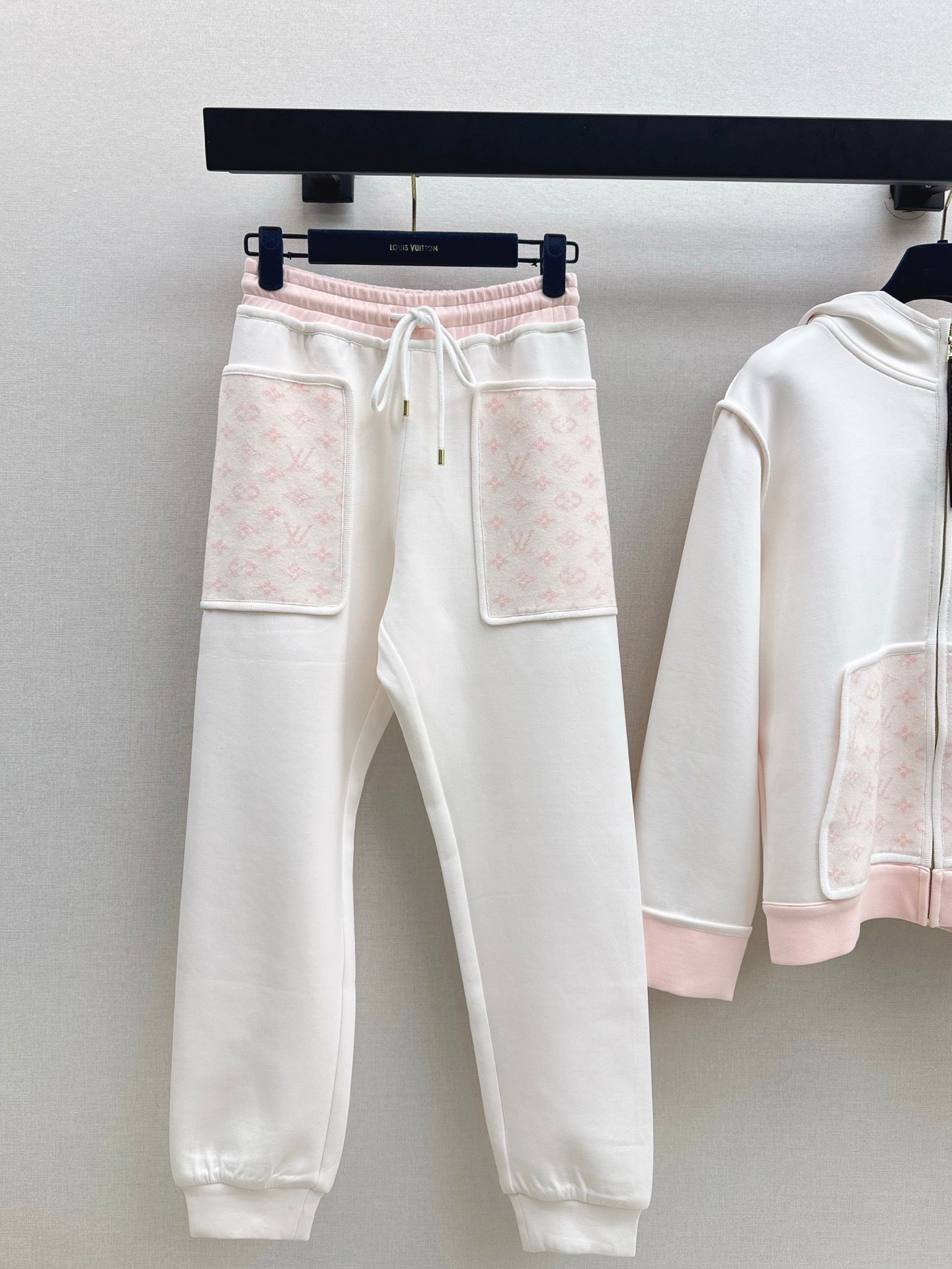 Loui 25fw hoodie pants set