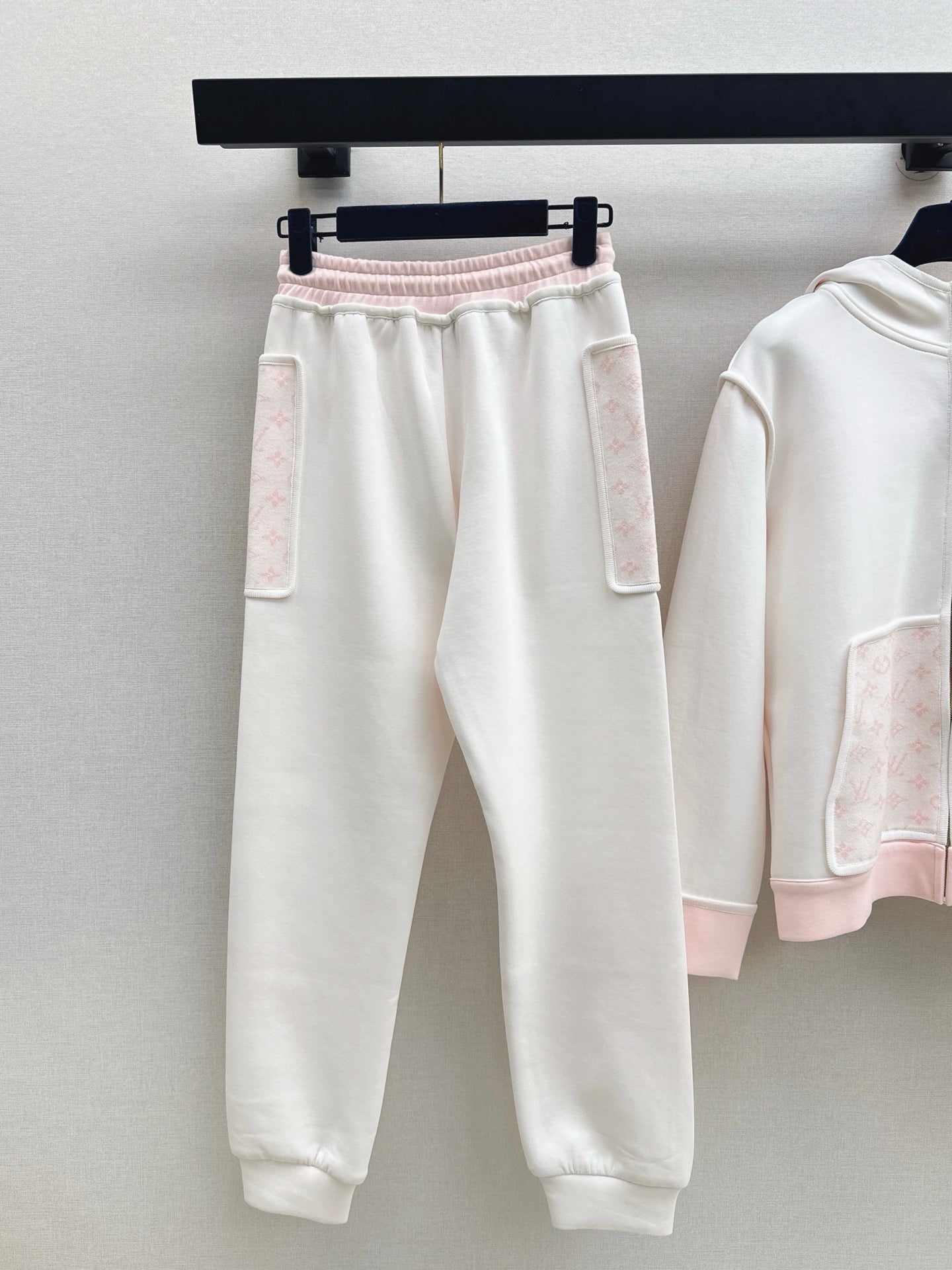 Loui 25fw hoodie pants set