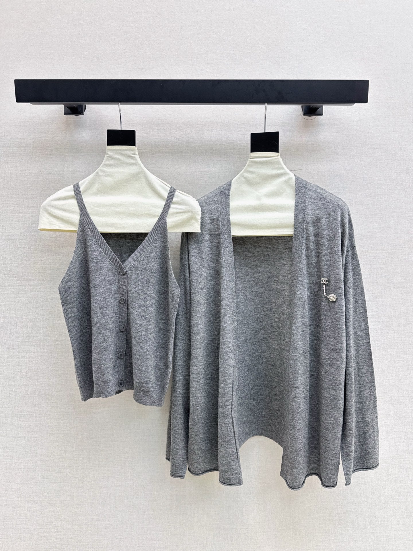 Chan 25fw knitted vest cardigan set