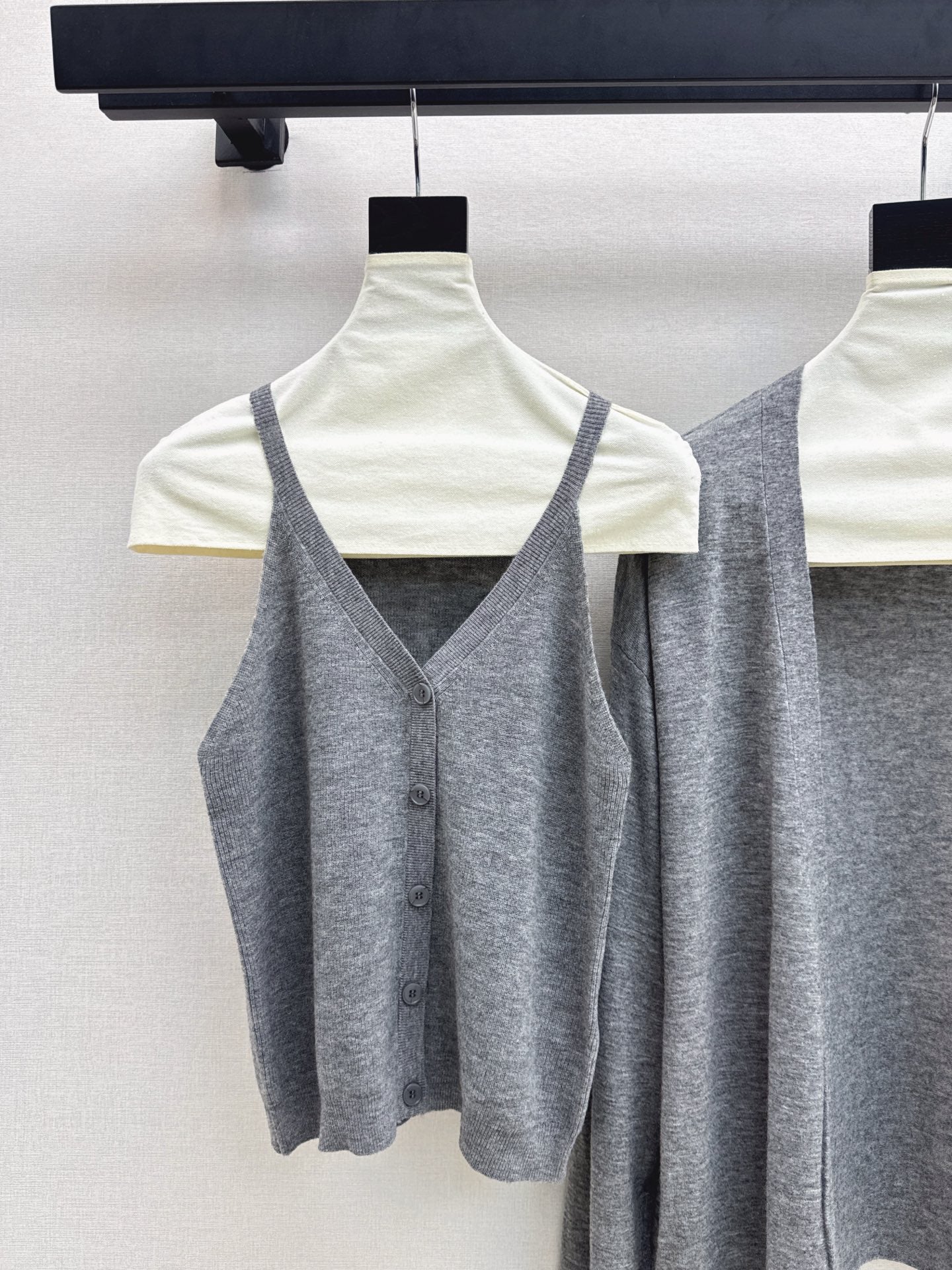 Chan 25fw knitted vest cardigan set