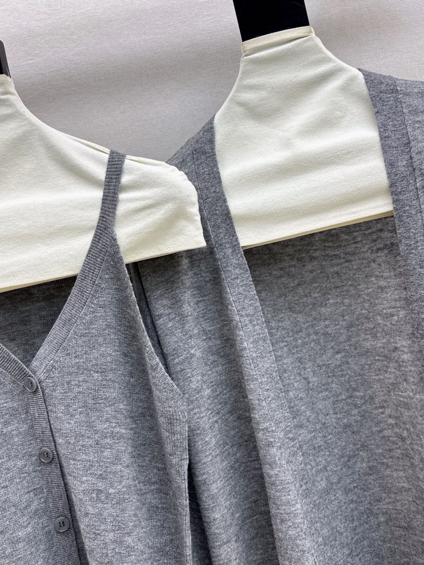 Chan 25fw knitted vest cardigan set