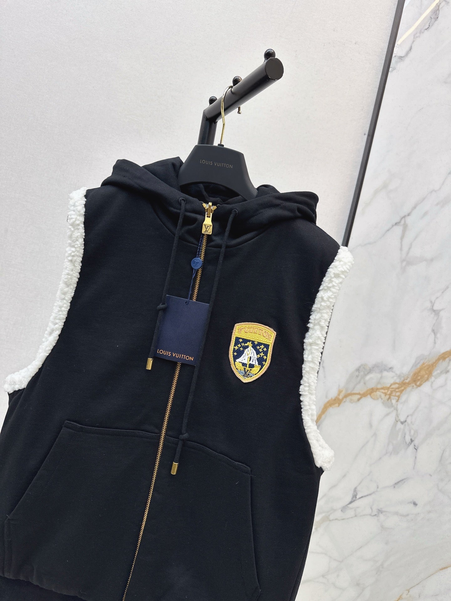 Loui 25fw reversible vest