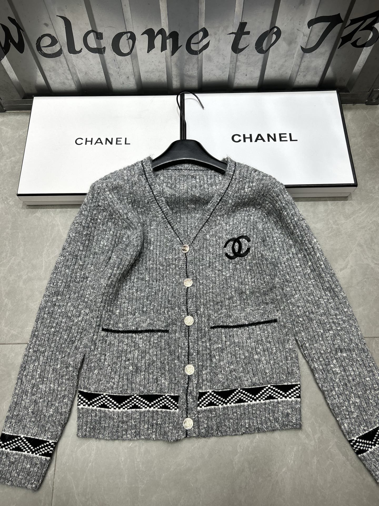 chan 25fw knitted cardigan