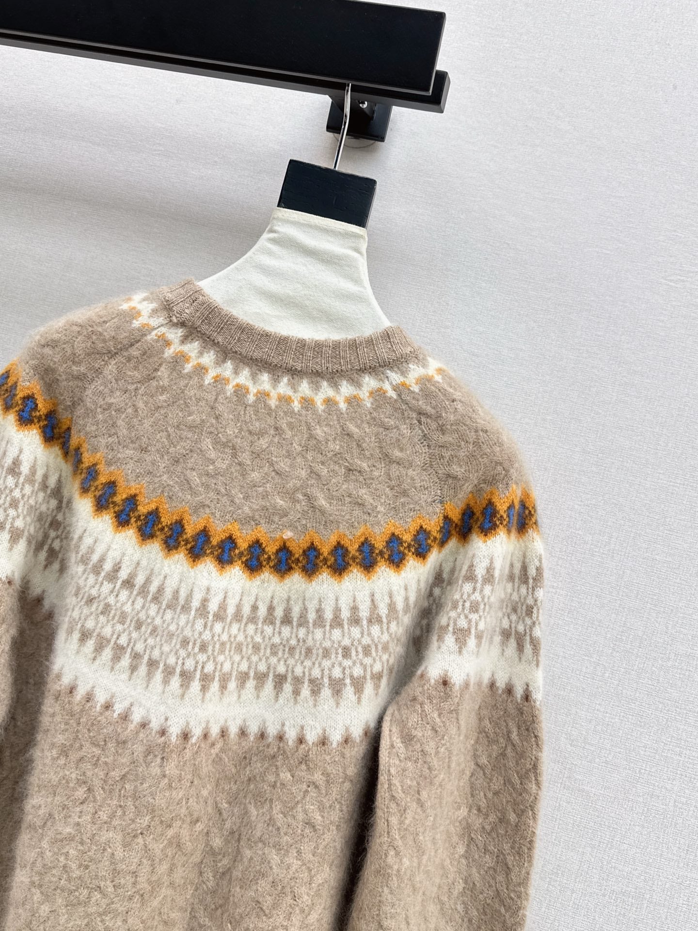 Loro 25fw knitted sweater
