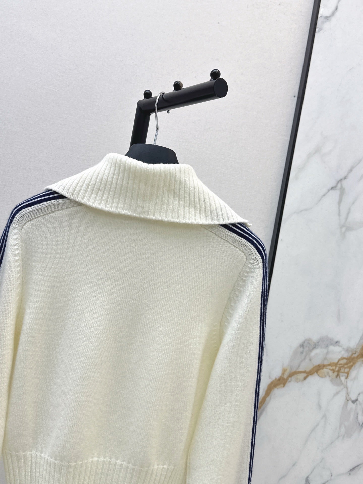 CD 25fw knit sweater