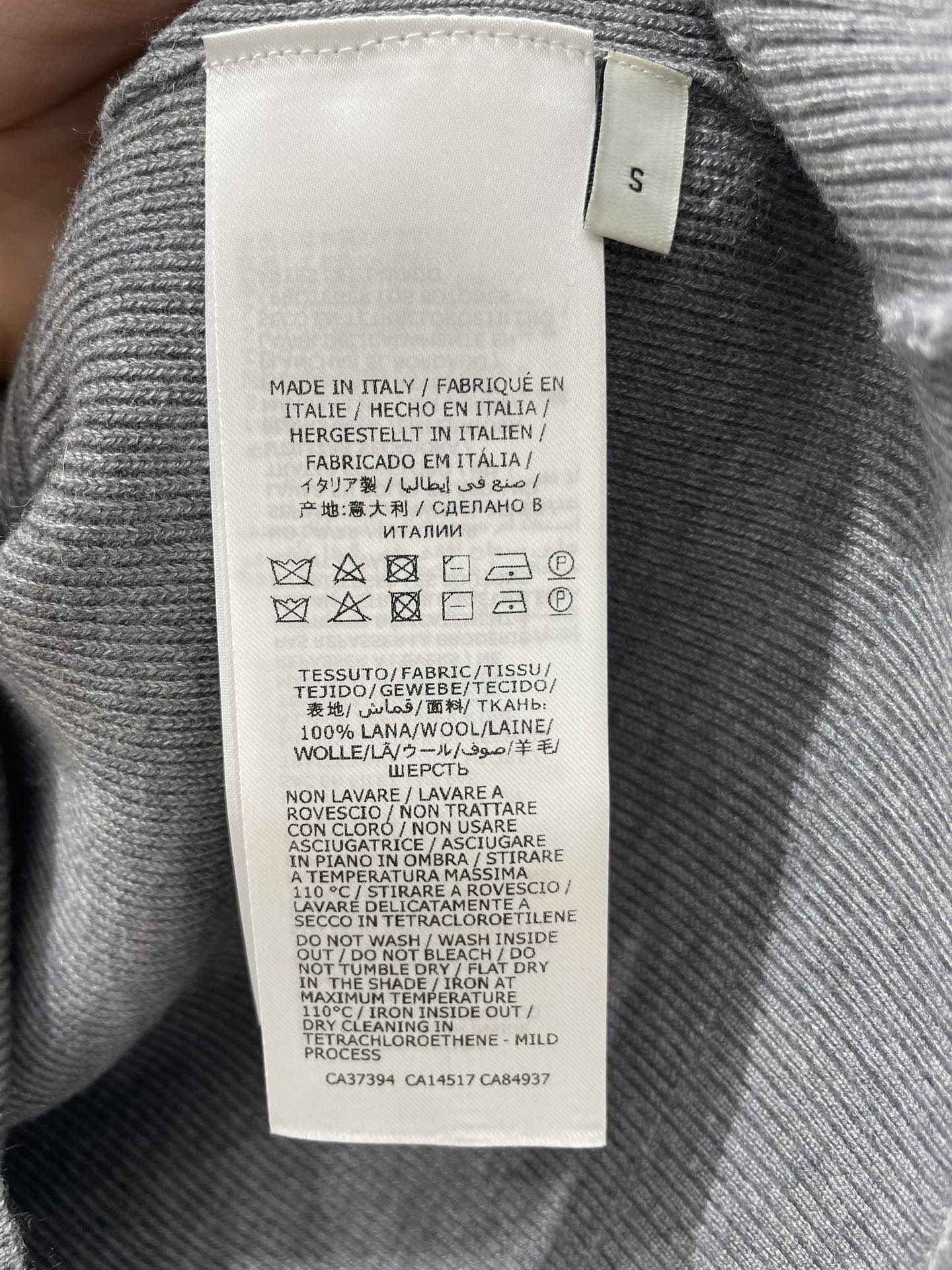 Guc 25fw rhinestone cardigan