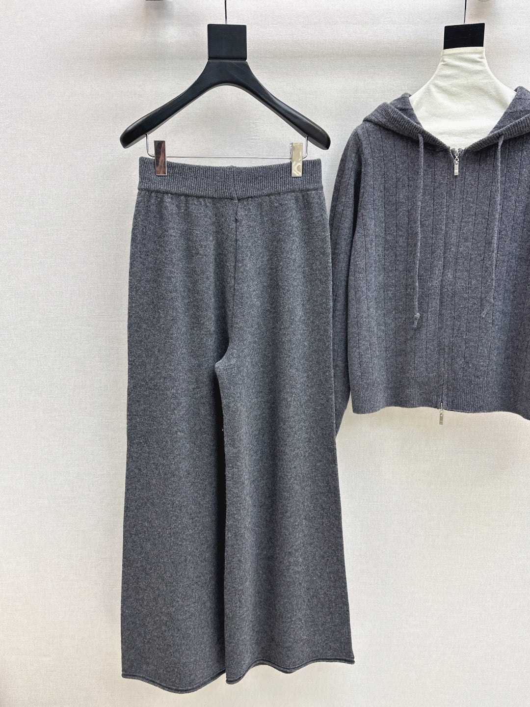 Loro 25fw knit cardigan pants set