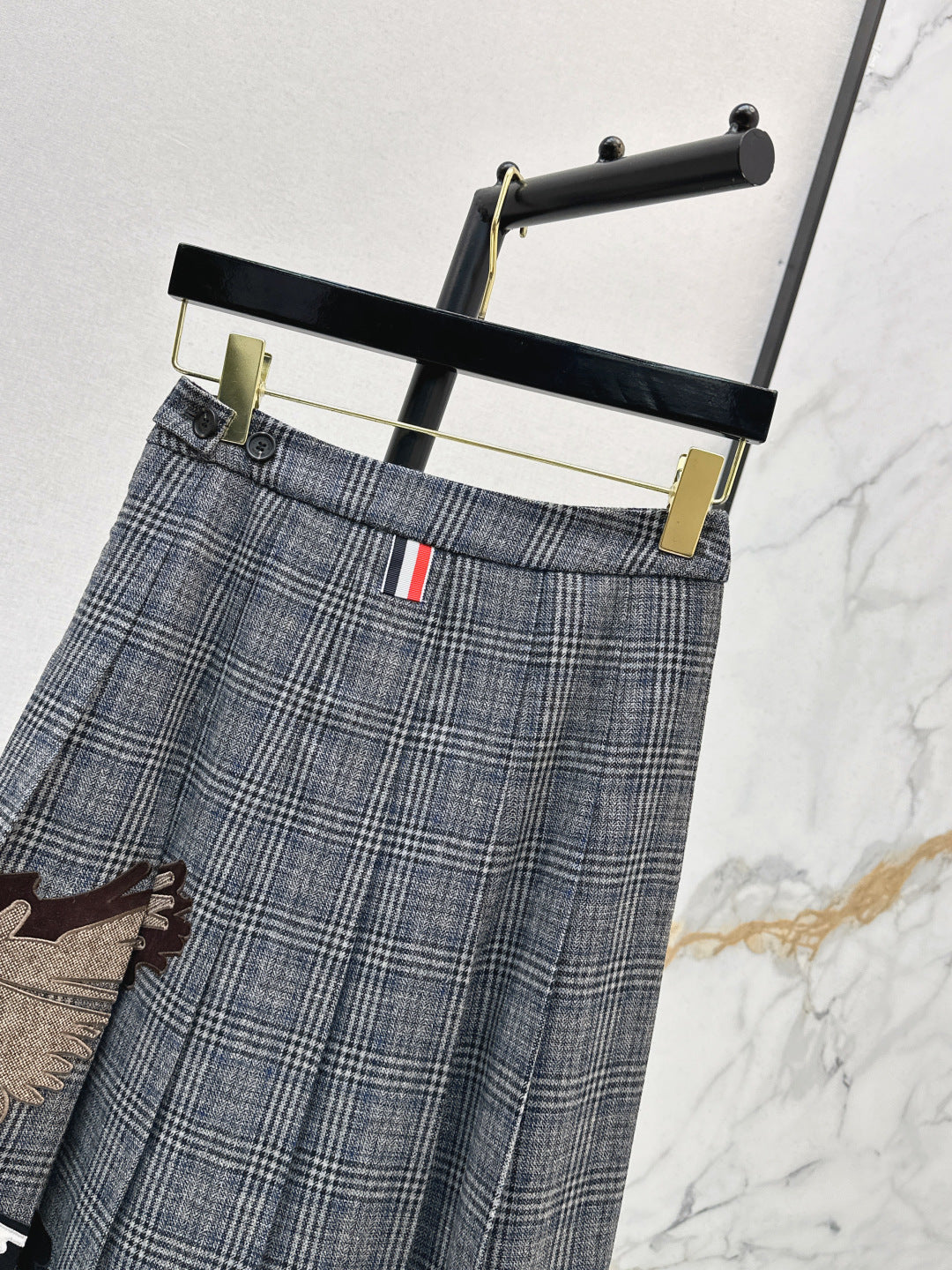 Thom 25fw embroidery skirt