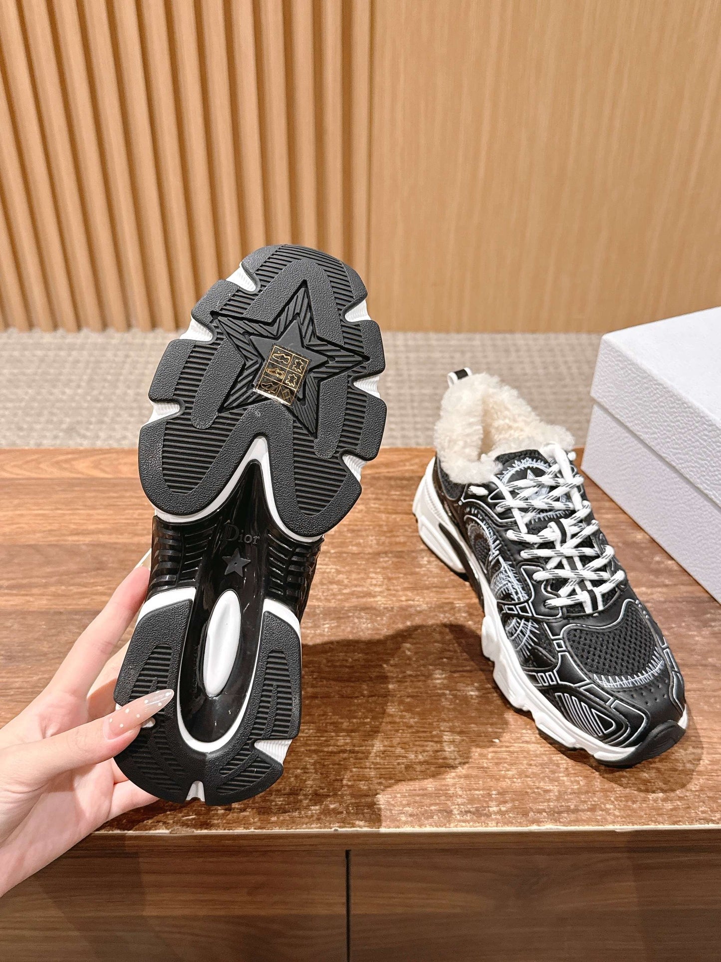 Dio 25fw fleece clunky sneaker